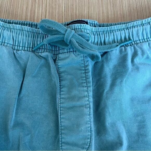Men's Gap Light Sage Green Shorts - Picture 3 of 7